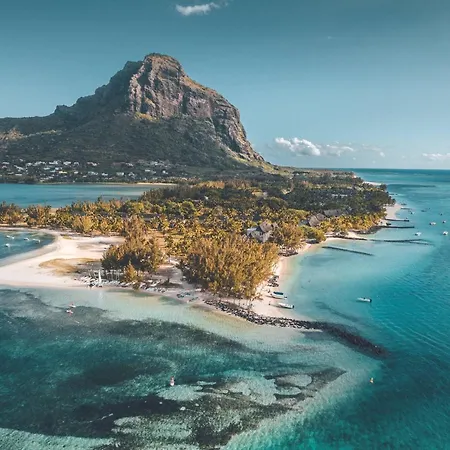 Paradis Beachcomber Golf Resort & Spa